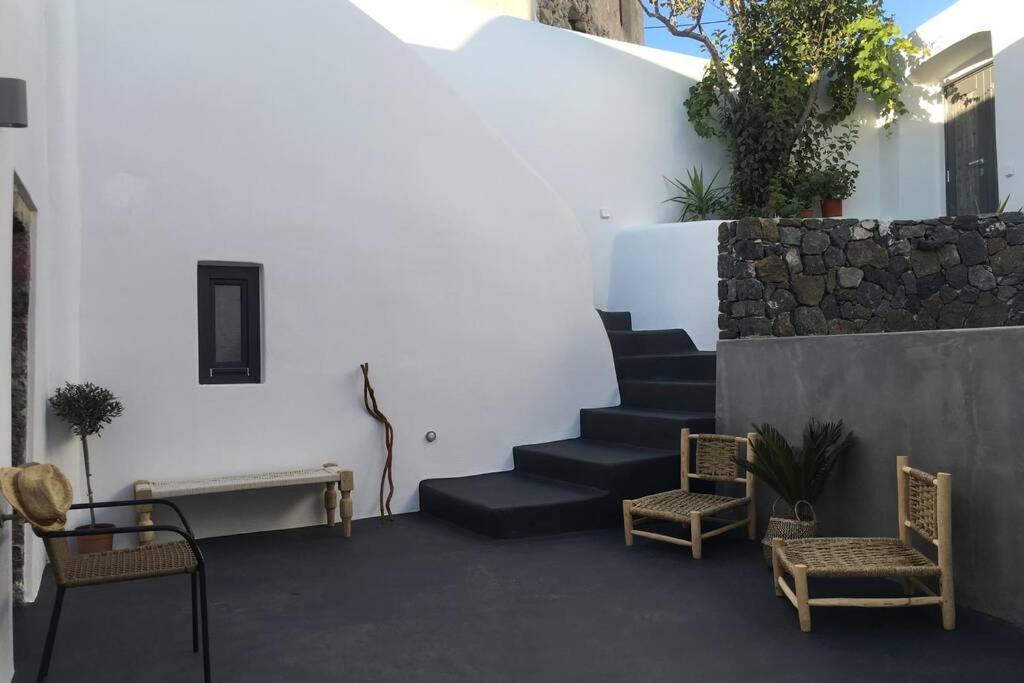 Villa Santorini Folia Cave House With Jacuzzi Pýrgos Exterior foto